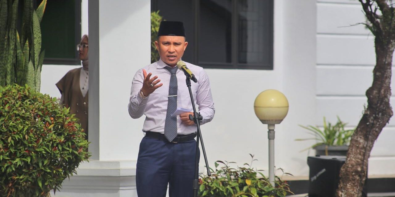 Bupati Parosil Apresiasi Kegiatan Bazar Murah yang Diselenggarakan Kejari Lampung Barat