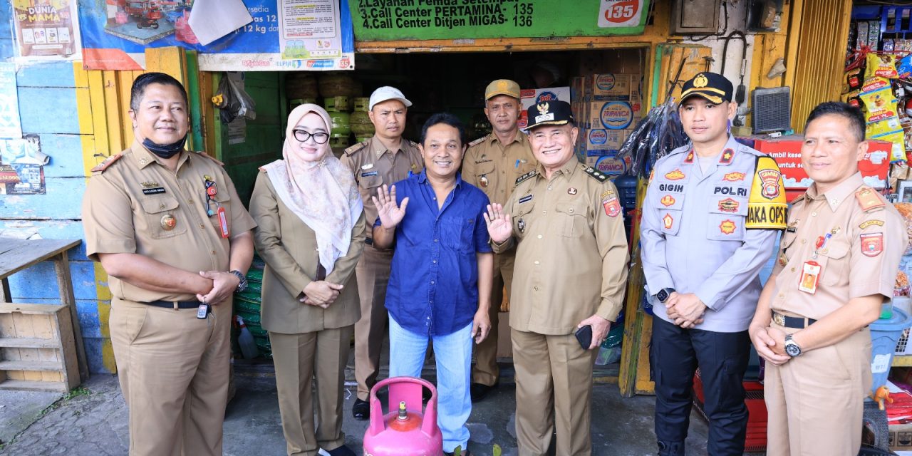 Wabup Mad Hasnurin Hadir Menjawab Keluhan Masyarakat Terhadap Kelangkaan Gas LPG