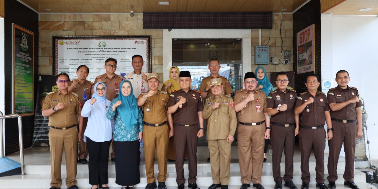 Silaturahmi Idul Fitri, Bupati Lambar Parosil Mabsus Boyong Jajaran Kunjungi Forkopimda