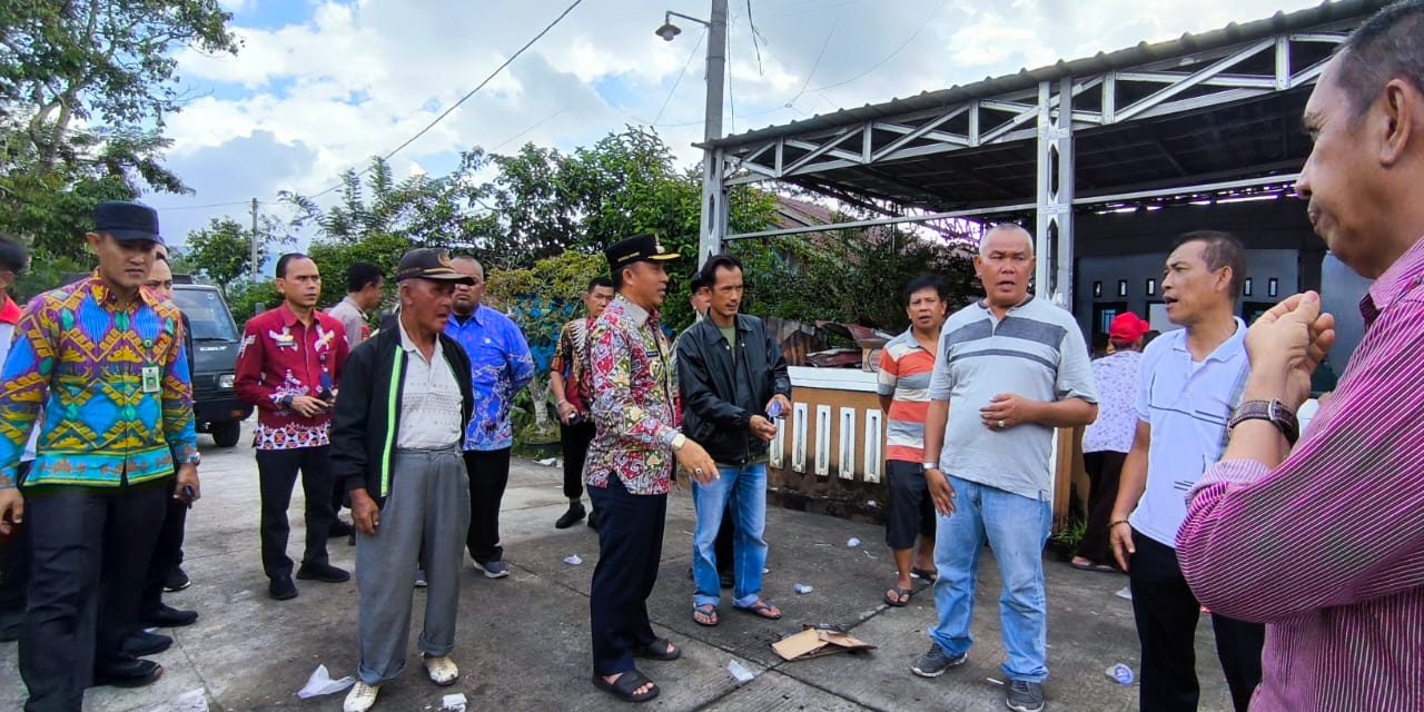 Parosil Apresiasi Penjual Air Deruman Turut Bejibaku Pemadaman Kebakaran di Gunung Sugih