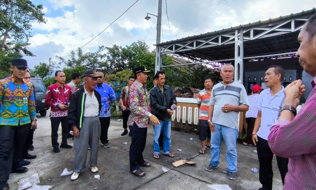 Parosil Apresiasi Penjual Air Deruman Turut Bejibaku Pemadaman Kebakaran di Gunung Sugih