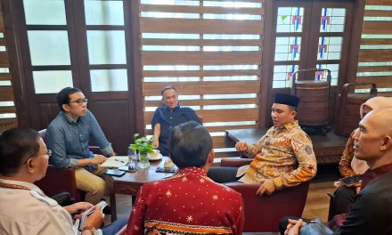 Komitmen Peningkatan Pembangunan dan Kemajuan di Suoh dan BNS, Parosil Temui Komisaris PLN di Jakarta