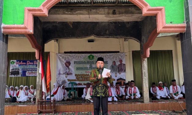 Wakil Bupati Lampung Barat Hadiri Pengajian Akbar dan Zikir Manakib di Ponpes Daruth Tholibin: Apresiasi Peran Pesantren Cetak Generasi Qur’ani dan Tangguh Hadapi Tantangan Zaman
