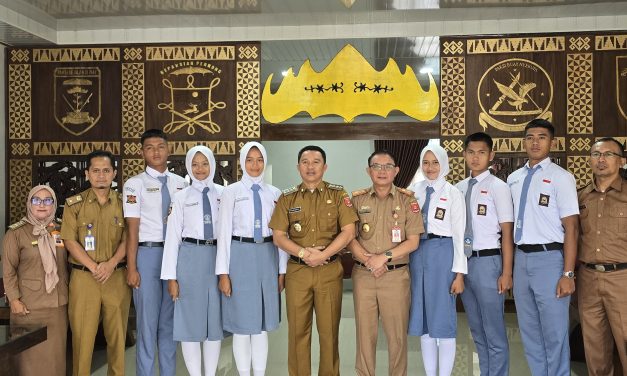 Lepas 6 Calon Paskibraka Tingkat Provinsi dan Nasional Parosil Mabsus Janjikan Reward