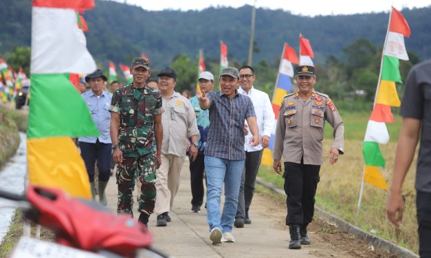 Parosil Mabsus Canangkan Modernisasi Pertanian di Sawah Lega: Petani Adalah Penjaga NKRI