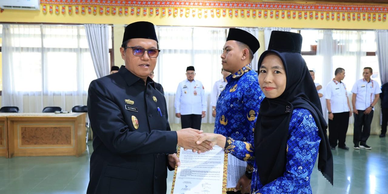 Lantik 33 Fungsional, Nukman Minta Bekerja Sesuai Regulasi