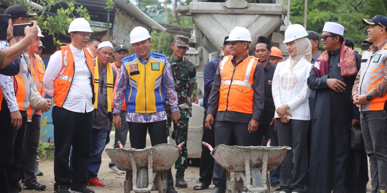 Bupati Parosil Letakkan Batu Pertama Pembangunan Jalan Tugu Ratu–Sukamarga, Titik Awal Harapan Baru Warga Suoh