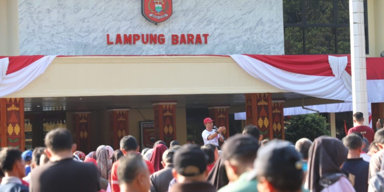 Gelar Senam Bersama, Parosil Ajak ASN Jadi Teladan Semarak HUT RI