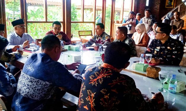 Bupati Parosil Minta Dukungan Kementerian PUPR Tangani Jalan Longsor di Mutar Alam: “Ini Tanggung Jawab Bersama”