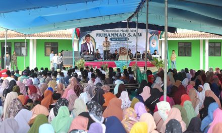 Maulid Nabi Muhammad SAW di Gedung Surian, Parosil Mabsus Ajak Orang Tua Awasi Pergaulan Anak