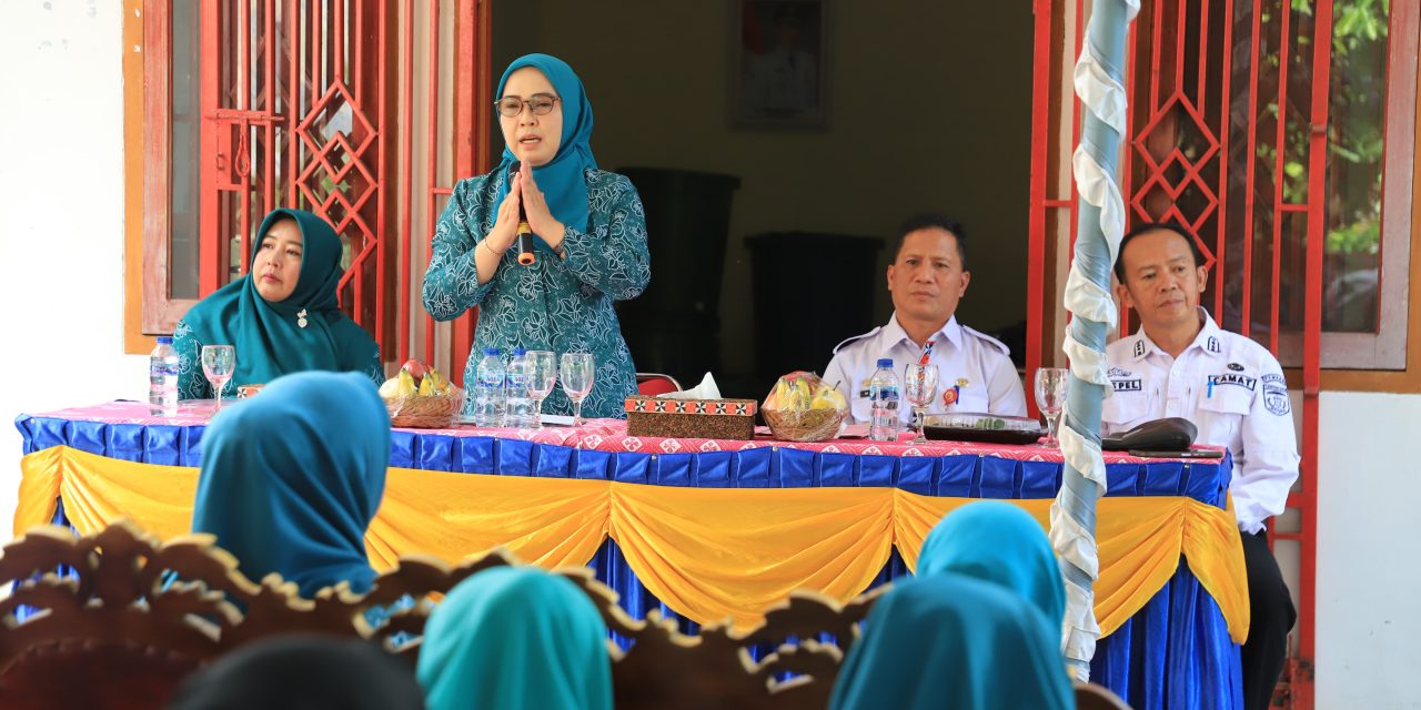Ketua PKK Lampung Barat Partinia Parosil Mabsus Dorong Ketahanan Pangan Keluarga Lewat Program P2L 2025