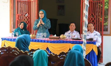Ketua PKK Lampung Barat Partinia Parosil Mabsus Dorong Ketahanan Pangan Keluarga Lewat Program P2L 2025