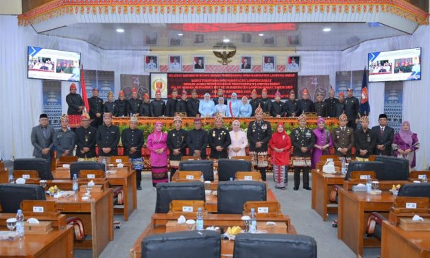 Paripurna Hari Jadi ke-34, Parosil : Bersama Bangun Lampung Barat Yang Lebih Maju, Sejahtera, dan Berdaya Saing