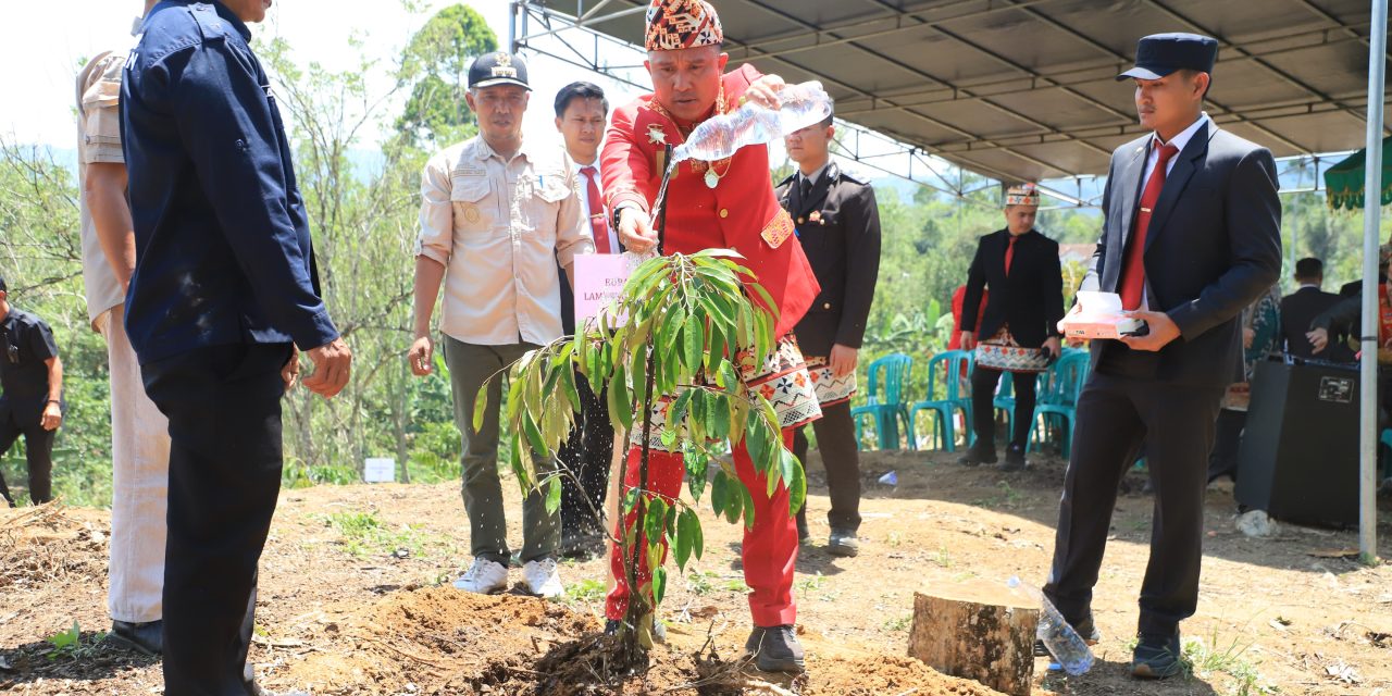 Pemkab Lambar Jadikan Lahan Perbukitan Untuk Kawasan Konservasi dan Pelestarian Alam