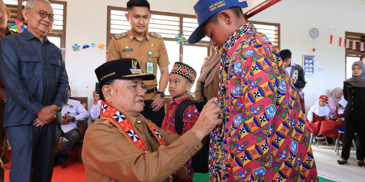 Wakil Bupati Mad hasnurin: Program seragam gratis upaya konkret memajukan dunia pendidikan