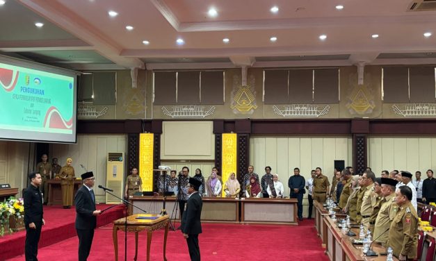 Hadiri Pengukuhan Kepala Perwakilan BPK Lampung, Mad Hasnurin: Bimbingan BPK Penting Dalam Pengelolaan Keuangan Daerah