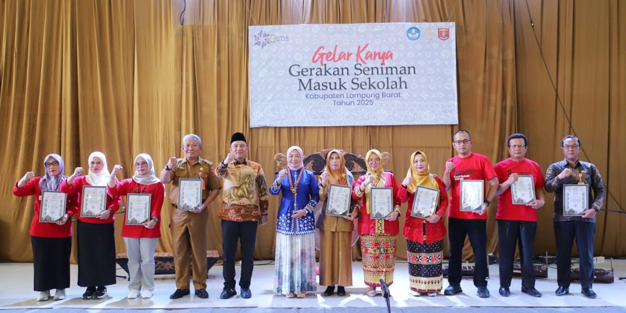 Bupati Lampung Barat Minta Jebolan Program Beasiswa Seni Budaya Jadi Penggerak Pelestarian Seni Budaya Khas Lambar
