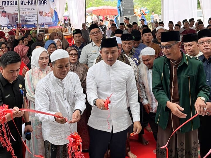 Bupati Lampung Barat Resmikan Masjid Al-Kautsar dan Tempatkan Santri Ponpes Miftahul Huda 407 di Talang Surip