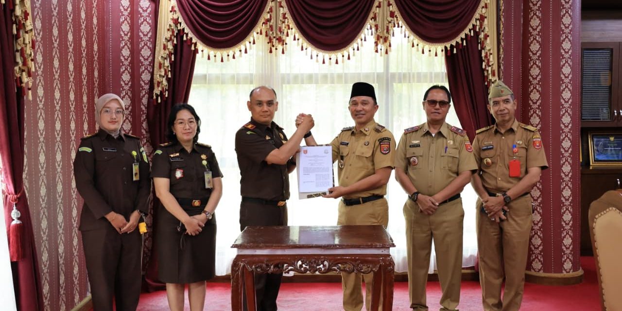 Pemkab Lambar Serahkan Hibah Tanah untuk Kejaksaan Negeri, Perkuat Sinergi Penegakan Hukum