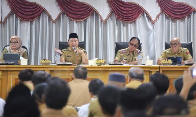 Kumpulkan Seluruh Peratin dan Camat se-Kabupaten Lampung Barat, Ini Pesan Bupati Lampung Barat