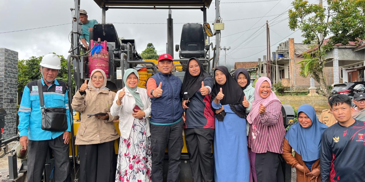 Proyek Pengaspalan Jalan Pekon Waspada Disambut Antusias Warga