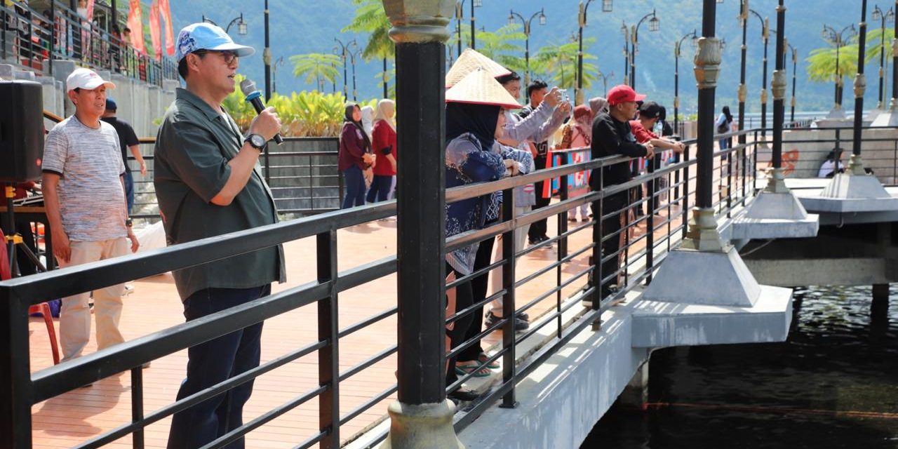 Sekda Lampung Barat Minta Warga Pertahankan Budaya Gulai Pepenyok Iwa Mujair