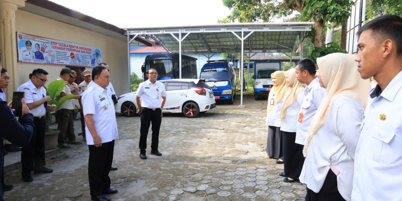 Kembali Lakukan Sidak, Wabup Mad Hasnurin : Kalau Merasa Pegawai Cara Bersyukur Disiplin