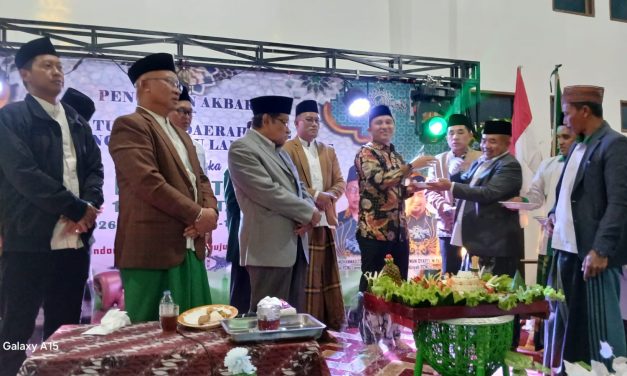 Bupati Parosil Hadiri Pengajian Akbar SILATDA ke II Harlah NU ke-100 di Sekincau