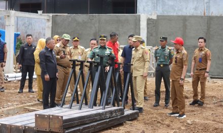 Bupati Parosil Tinjau Pembangunan Gerai Koperasi Desa Merah Putih di Sumber Jaya dan Air Hitam