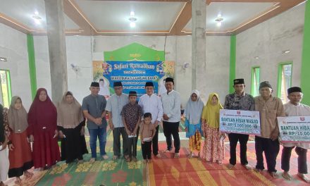 Lakukan Safari Ramadhan Wakil Bupati Lampung Barat Serahkan Santunan Hingga Bantuan Masjid