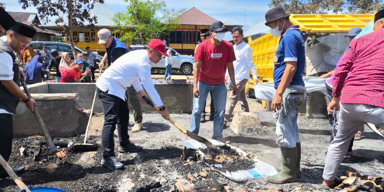 Bupati Parosil Mabsus Sambangi Korban Kebakaran di Belalau, Sampaikan Duka dan Harapan