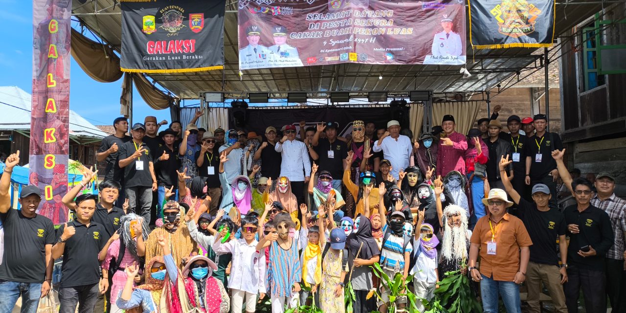 Perkuat Identitas Budaya, Bupati – Wakil Bupati Hadiri Pesta Sekura di Tempat Berbeda