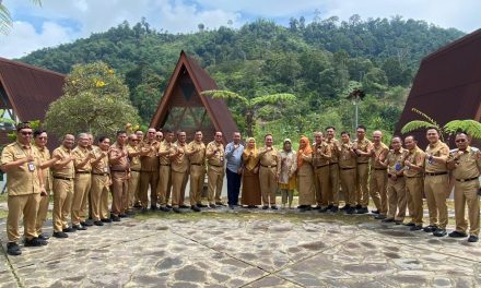 Lepas Purna Tugas Asisten Administrasi Umum, Wakil Bupati Apresiasi Dedikasi dan Pengadian Ismet Selama 31 Tahun