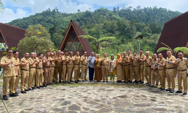 Lepas Purna Tugas Asisten Administrasi Umum, Wakil Bupati Apresiasi Dedikasi dan Pengadian Ismet Selama 31 Tahun