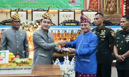 Wakil Bupati Lampung Barat Hadiri Undangan Rapat Paripurna HUT ke-13 Kabupaten Pesisir Barat
