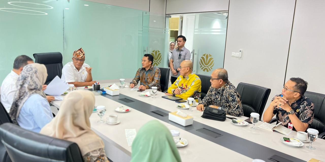 Sampah Lampung Barat Capai 127 Ton per Hari, Bupati Parosil Jemput Dukungan ke Kementerian Lingkungan Hidup