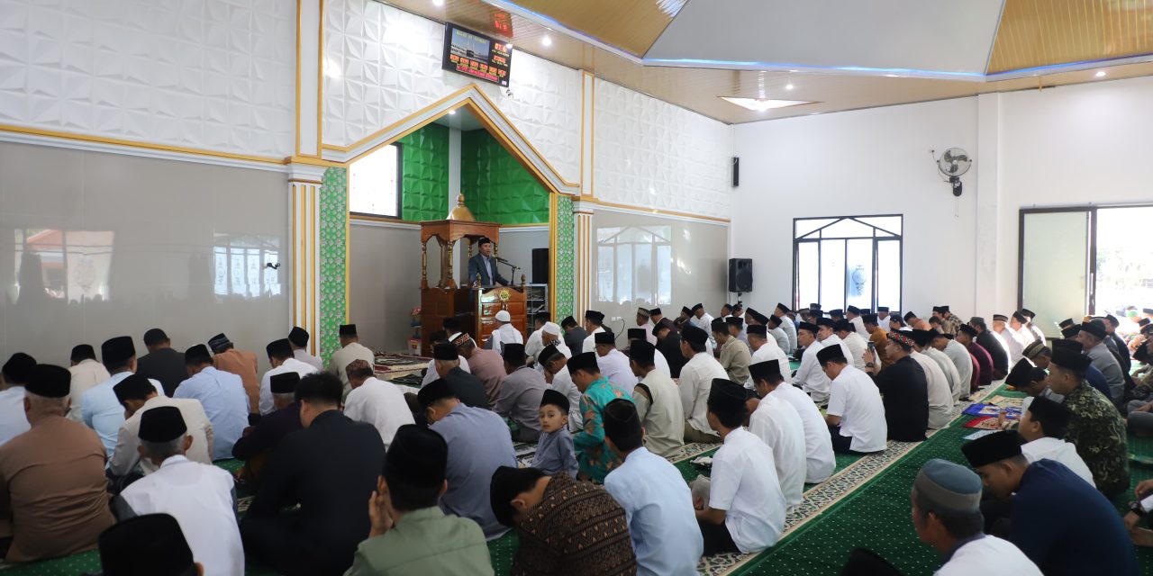 Bupati Lampung Barat Shalat Idul Adha di Way Empulau Ulu, Soroti Program Pusat dan Serahkan Sapi Kurban Presiden