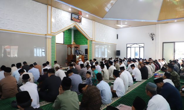 Bupati Lampung Barat Shalat Idul Adha di Way Empulau Ulu, Soroti Program Pusat dan Serahkan Sapi Kurban Presiden