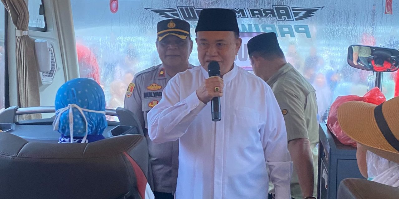 Kepulangan 206 Jamaah Haji Asal Lampung Barat Disambut Haru Wabup Mad Hasnurin dan Pihak Keluarga