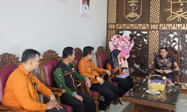 Bupati Imbau Warga Lampung Barat Beri Data Jujur Saat Petugas Sensus Ekonomi Datang