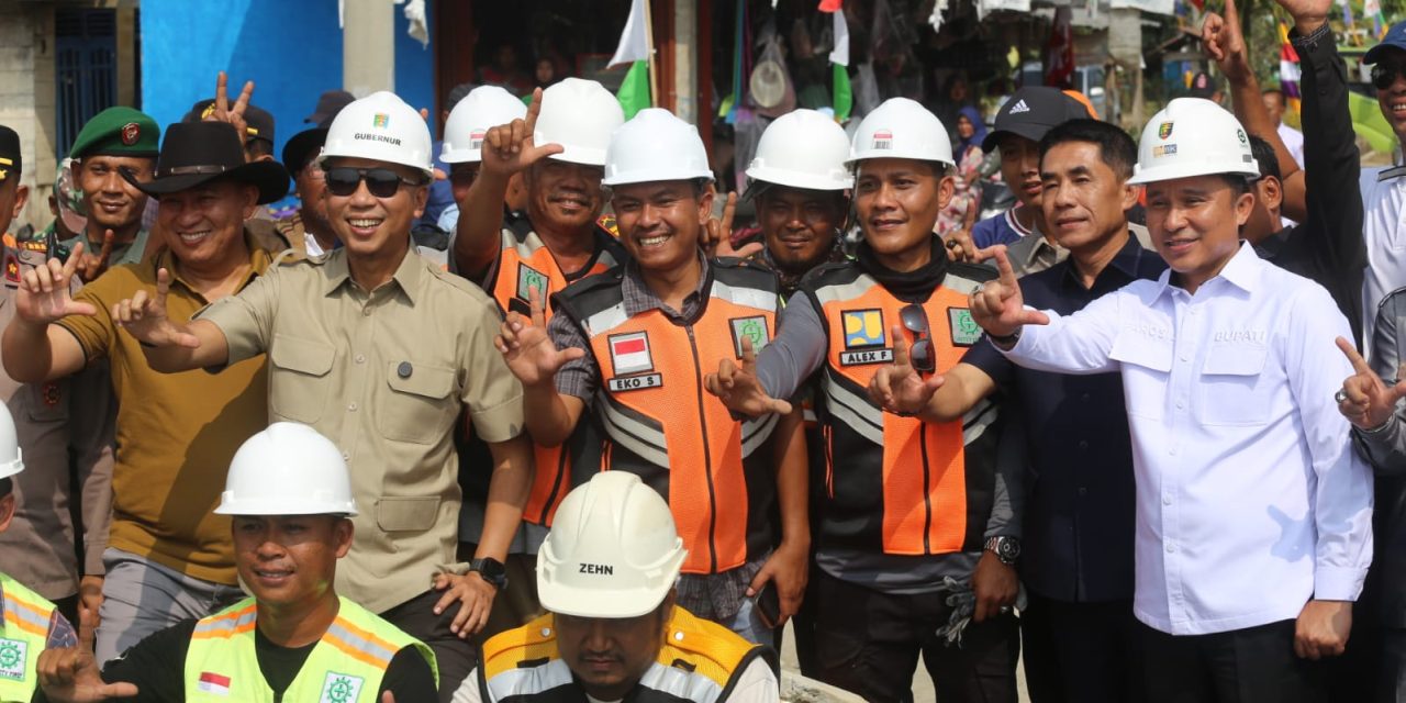 Didampingi Bupati Parosil, Gubernur Mirzani Sapa Warga BNS: Rp 45 Miliar Untuk Jalan Demi Swasembada Pangan