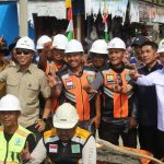 Didampingi Bupati Parosil, Gubernur Mirzani Sapa Warga BNS: Rp 45 Miliar Untuk Jalan Demi Swasembada Pangan