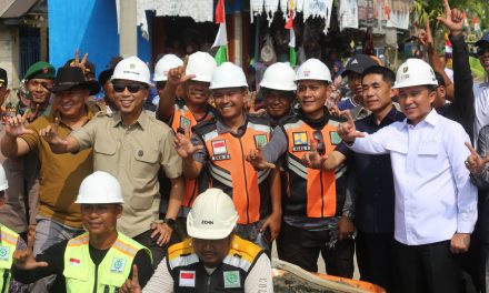 Didampingi Bupati Parosil, Gubernur Mirzani Sapa Warga BNS: Rp 45 Miliar Untuk Jalan Demi Swasembada Pangan