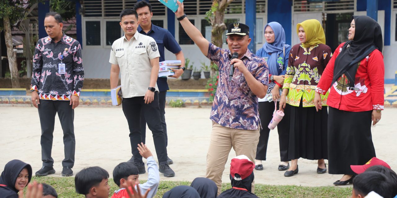Senyum dan Semangat Warnai MPLS di SMP Negeri 1 Way Tenong, Bupati Parosil Ajak Siswa Baru Berani Bermimpi