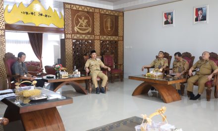 Bupati Parosil Minta BPJS Kesehatan Tingkatkan Layanan Cepat bagi Masyarakat Lampung Barat
