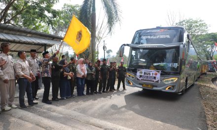 Dilepas Bupati Parosil, 700 Jamaah Pejuang Siliwangi Lampung Barat Menuju Subang Jawa Barat Lakukan Silaturrahmi