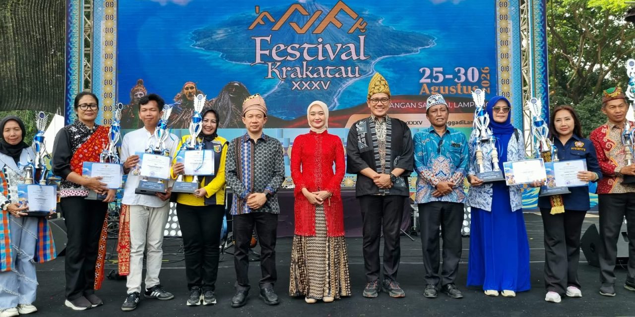 Lampung Barat Sabet Juara Kabupaten Terkreatif di Lampung Tapis Karnaval 2026