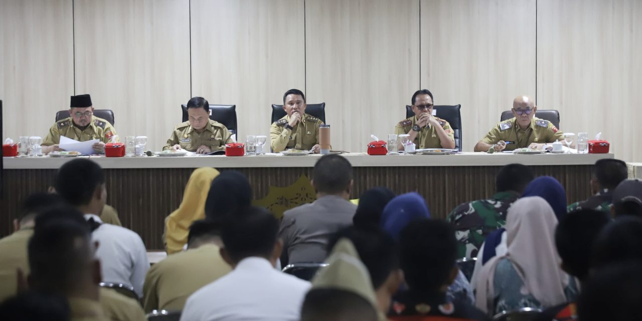 Bupati Parosil Pimpin Rapat Pemantapan, Tekankan Khidmat dan Semarak Peringatan HUT ke-81 RI di Lampung Barat