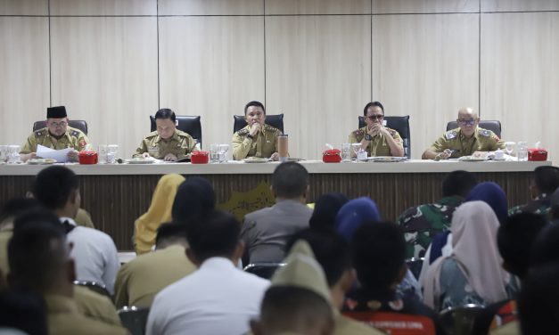 Bupati Parosil Pimpin Rapat Pemantapan, Tekankan Khidmat dan Semarak Peringatan HUT ke-81 RI di Lampung Barat