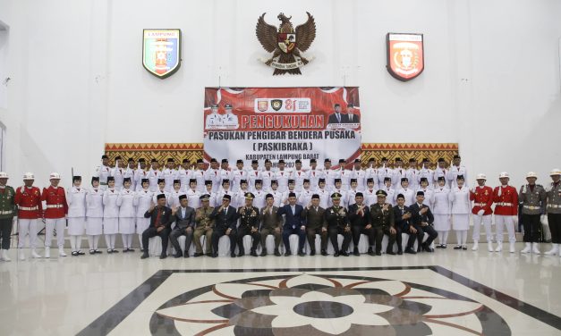 50 Anggota Paskibraka Lampung Barat Dikukuhkan Bupati Parosil, Siap Bertugas pada 17 Agustus 2026